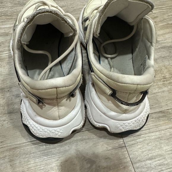 Adidas Ozweego Size 9 Women’s - Picture 6 of 7